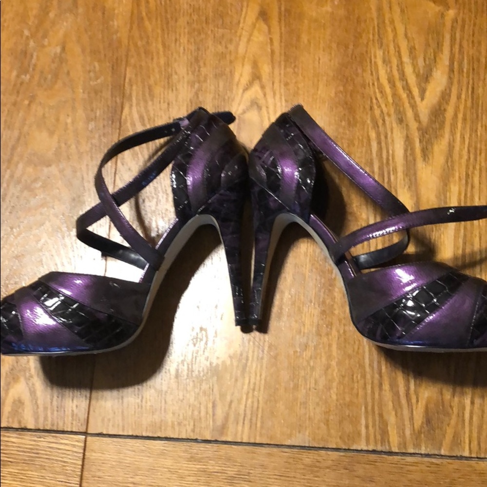 Bakers purple foe snake skin pumps